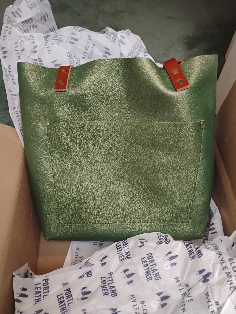 NEW Portland Leather Golden Apple Medium Tote with Tandles